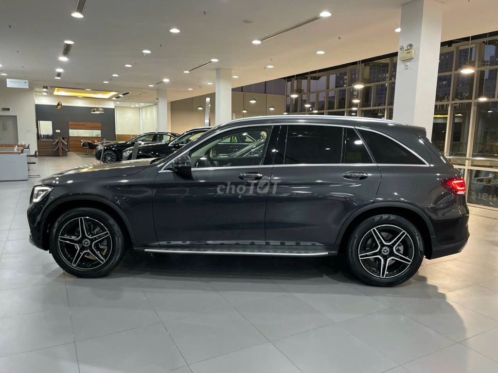 Mercedes GLC300 AMG 4MATIC 2022 Xám. Mua bán Ô tô tại Quận 7 Tp Hồ Chí Minh được đăng bởi JENNIE hình 4