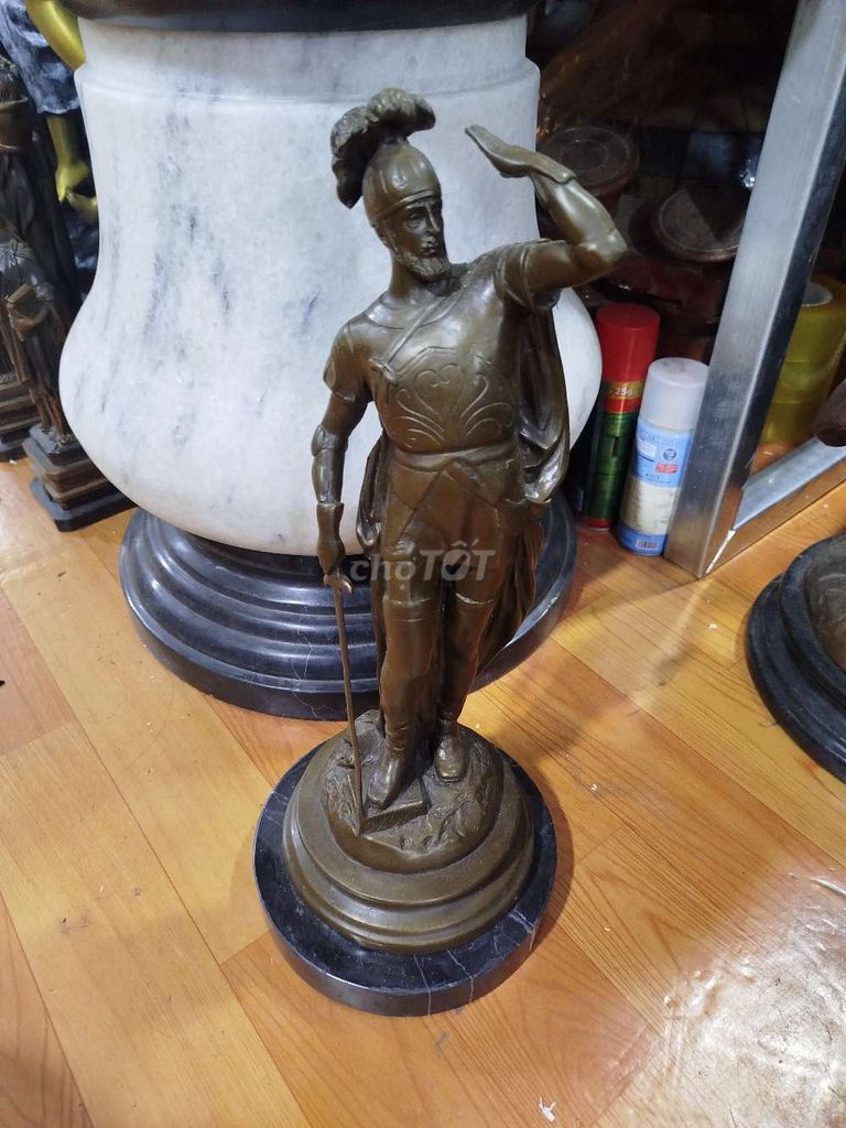 Tượng chiến binh Đồng Châu Âu màu Đồng. Mua bán Đồ sưu tầm, đồ cổ tại Huyện Đoan Hùng Phú Thọ được đăng bởi Phong nguyễn hình 1