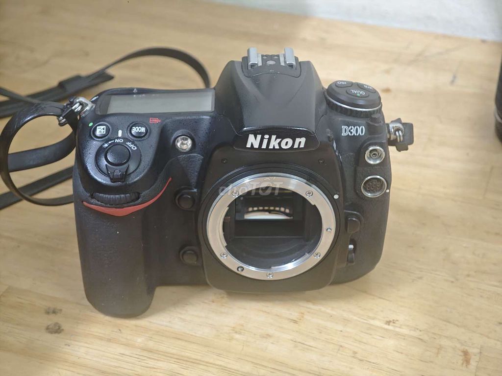 Máy ảnh Nikon D300 kèm lens. Mua bán Máy ảnh, Máy quay tại Quận Cầu Giấy Hà Nội được đăng bởi nguyễn hoàng hiệp hình 1