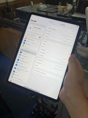 iPad Pro 11" 2020 256GB wifi, BH 3 tháng, pin 92. Mua bán Máy tính bảng tại Quận Cầu Giấy Hà Nội được đăng bởi Đỗ Kỷ
