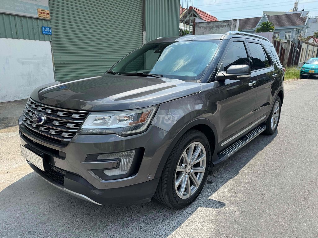 Ford Explorer 2017 США Серый 7 мест