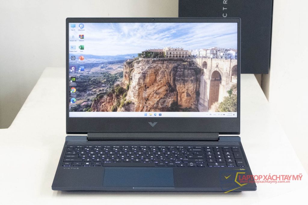 HP VICTUS 16 2024 R7-8845HS RTX4060-8GB LIKE NEW