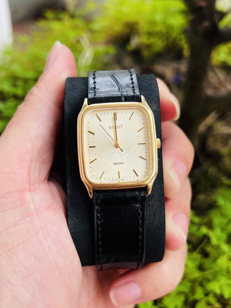 Tank Seiko Spirit quartz kính saphia rất mới đẹp