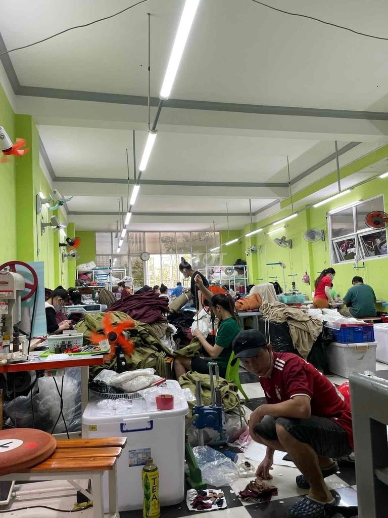 tuyển 2 thợ ủi bàn hơi công nghiệp. Việc làm Công nhân tại Quận 7 Tp Hồ Chí Minh được đăng bởi Anh Cường hình 2