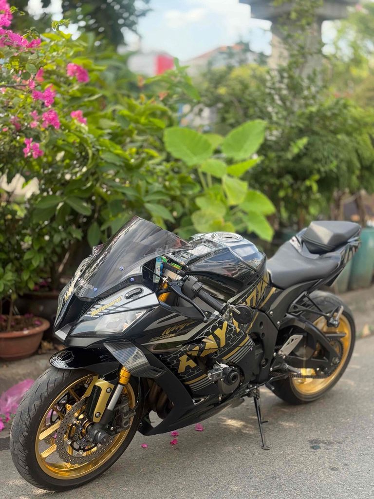 Kawasaki Zx10r 2015 bản kỉ niệm, zin keng 9 chủ. Mua bán Xe máy tại Quận 6 Tp Hồ Chí Minh được đăng bởi TanNguyenStore  hình 7