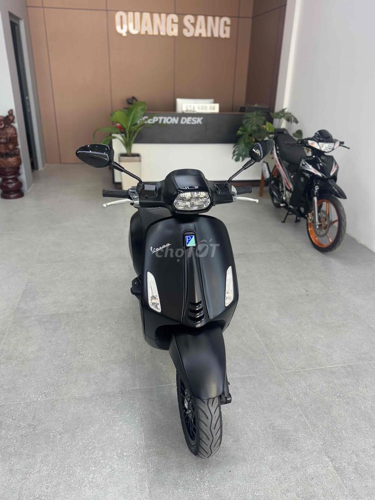 VespaSprint 125Abs bản Notte chuẩn lướt 9k km. Mua bán Xe máy tại Quận Cái Răng Cần Thơ được đăng bởi Cửa Hàng Xe Máy Quang Sang hình 1