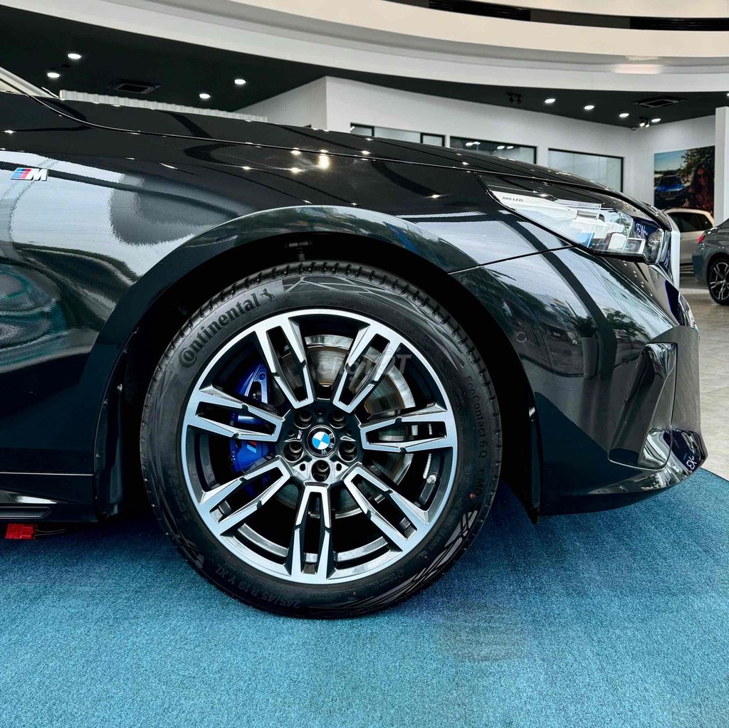 BMW 5 Series 530i M SPORT 2025. Mua bán Ô tô tại Quận Bình Tân Tp Hồ Chí Minh được đăng bởi Hồ Nhật Anh hình 10