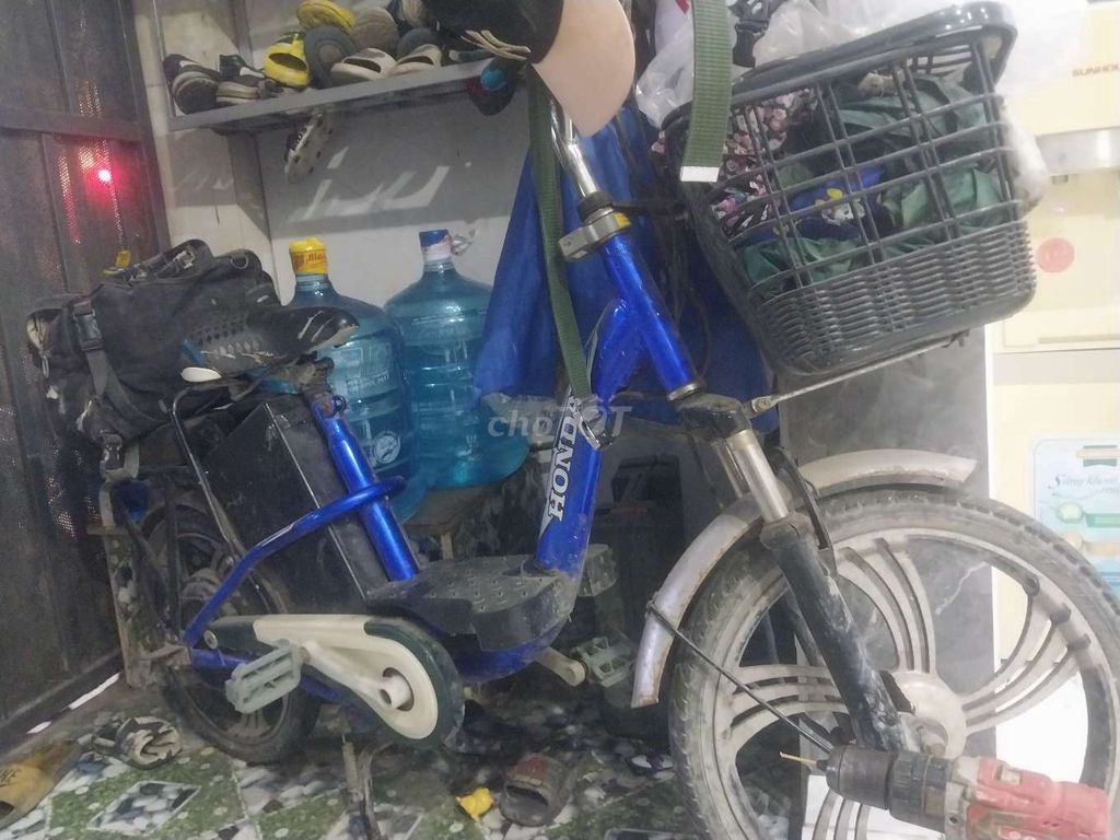 Xe đạp điện Honda màu xanh dương. Mua bán Xe điện tại Huyện Bình Chánh Tp Hồ Chí Minh được đăng bởi Bình hình 2