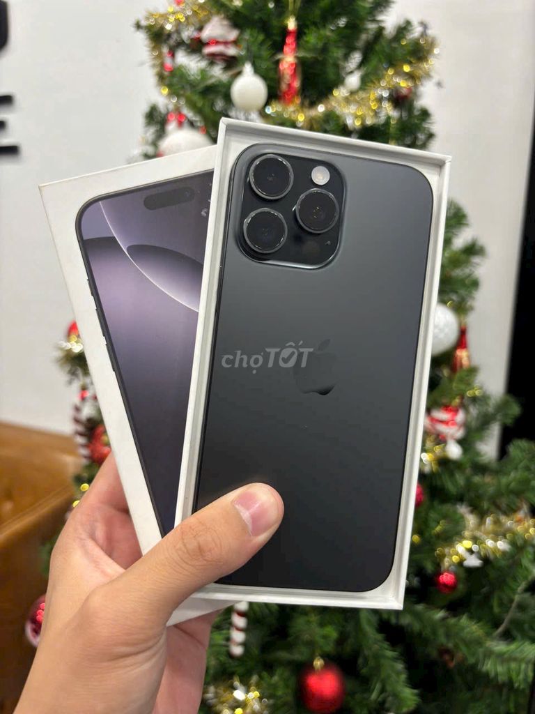 thanh ly gấp em iphone 15Pro 256Gb màu đen titan