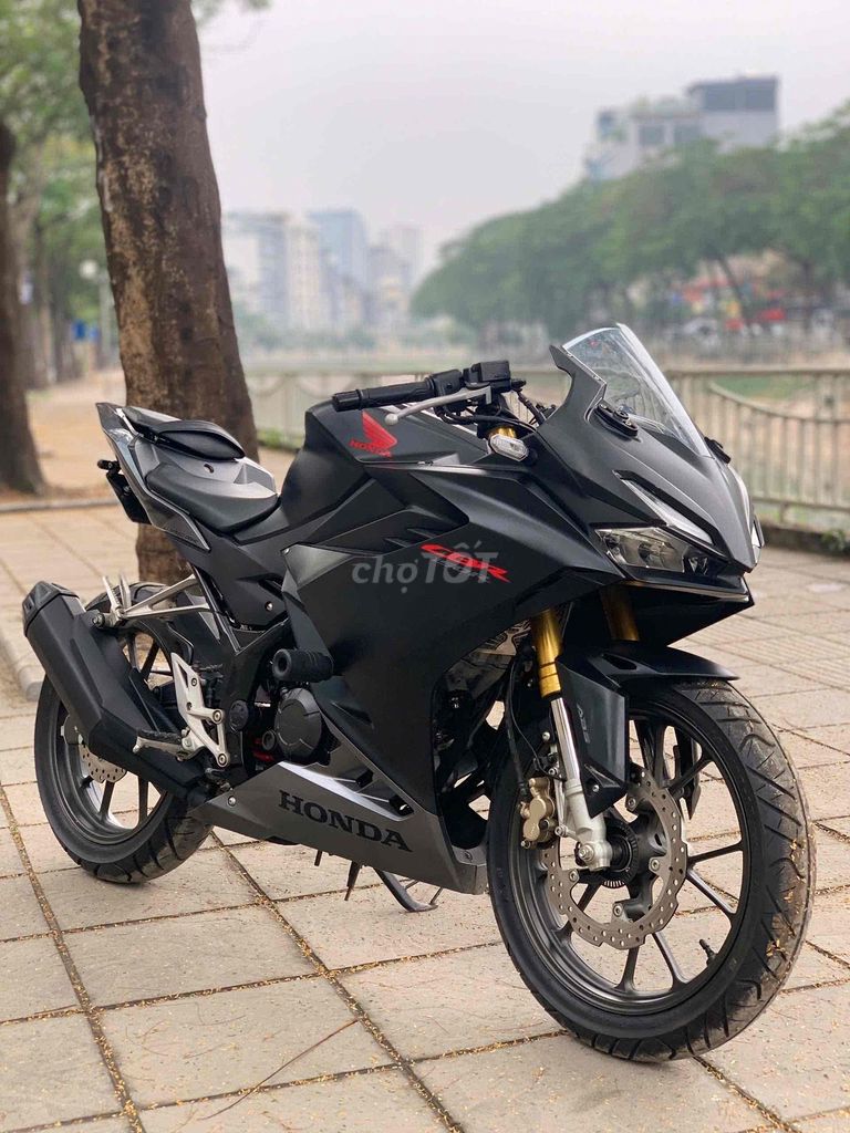 HONDA CBR 150R biển 29- bản đen sần xe lướt mới. Mua bán Xe máy tại Quận Nam Từ Liêm Hà Nội được đăng bởi Tong motor xe may hình 6