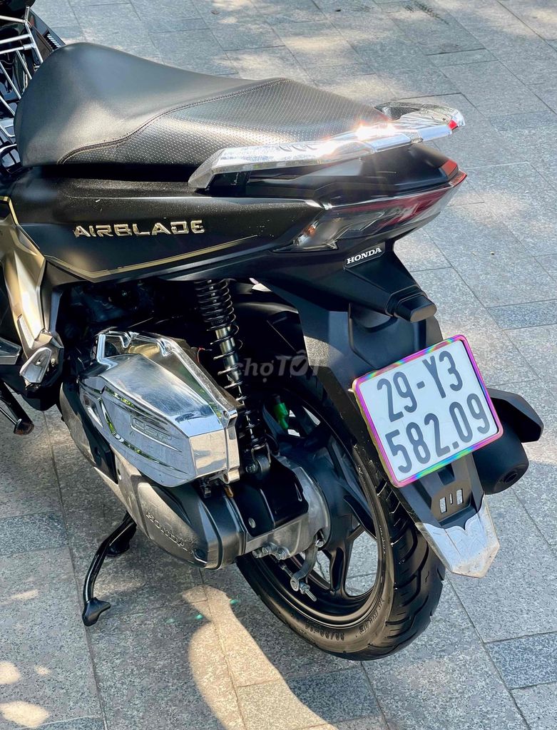 Honda Airblade 125cc 2020 Màu Đen Vàng Đồng. Mua bán Xe máy tại Quận Đống Đa Hà Nội được đăng bởi Phạm Văn Đồng hình 9
