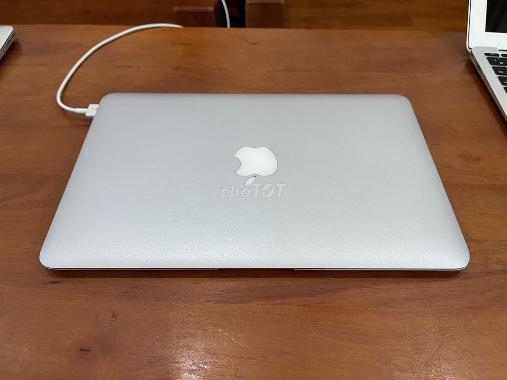 Macbook Air 2012 - 11in - nhẹ chỉ 1kg Core i5