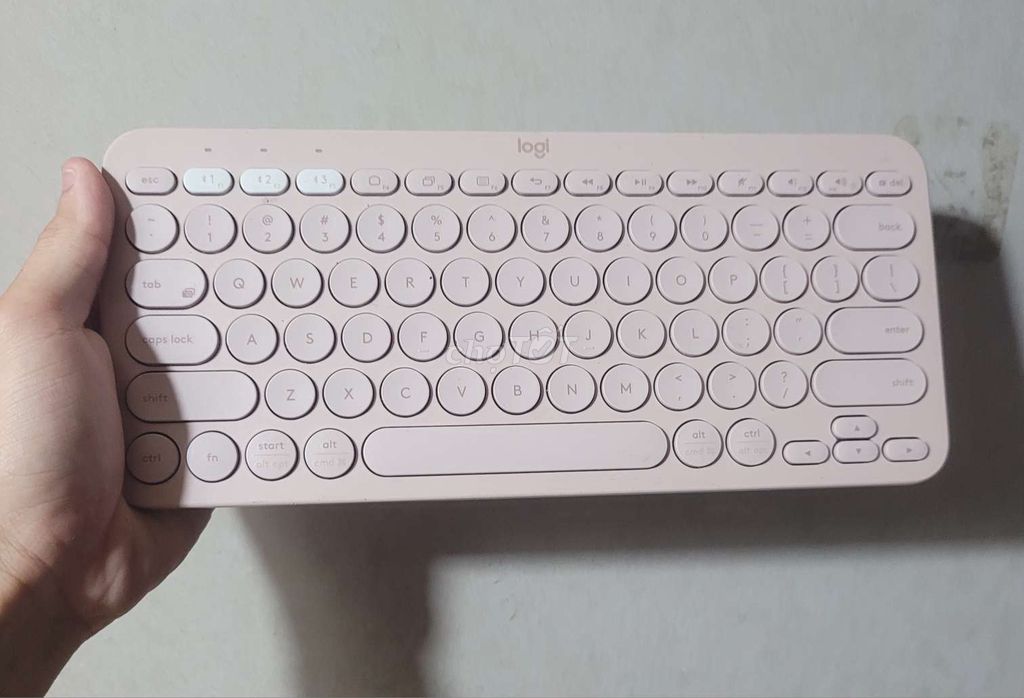 Bàn phím Logitech K380 Hồng. Mua bán Phụ kiện (Màn hình, Chuột...) tại Quận Bình Thạnh Tp Hồ Chí Minh được đăng bởi Duy hình 1