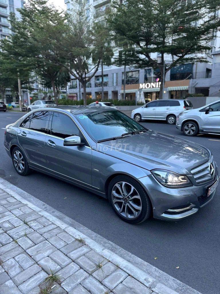 Mercedes Benz C Class 2012 C200 - 780000 km. Mua bán Ô tô tại Quận 7 Tp Hồ Chí Minh được đăng bởi Bảo Anh hình 3