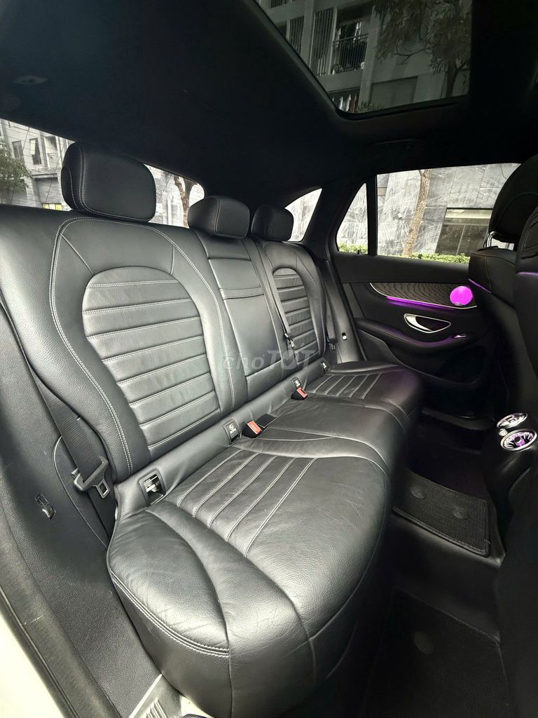 Mercedes GLC300 2018 model 2019 màu trắng. Mua bán Ô tô tại Quận Thanh Xuân Hà Nội được đăng bởi Nguyễn Tuấn Hoàng hình 11