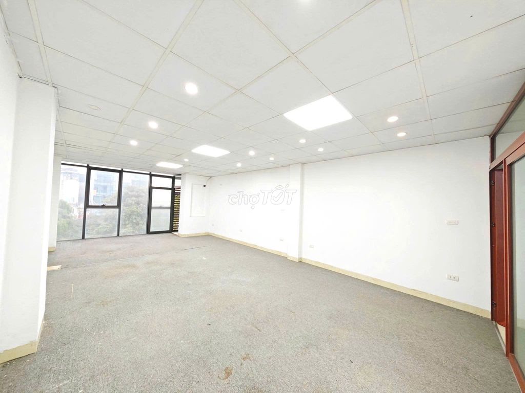 Cho thuê Khương Đình 90m2 11tr view kính free dịch vụ chia 2 phòng 