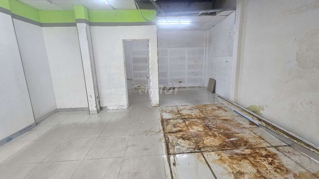 БОЛЬШИЕ ДЕНЬГИ, 5,1X21, 1 ЭТАЖ, 2 СПАЛЬНИ, 1 ТУАЛЕТ, ТРОТУАР 6 М