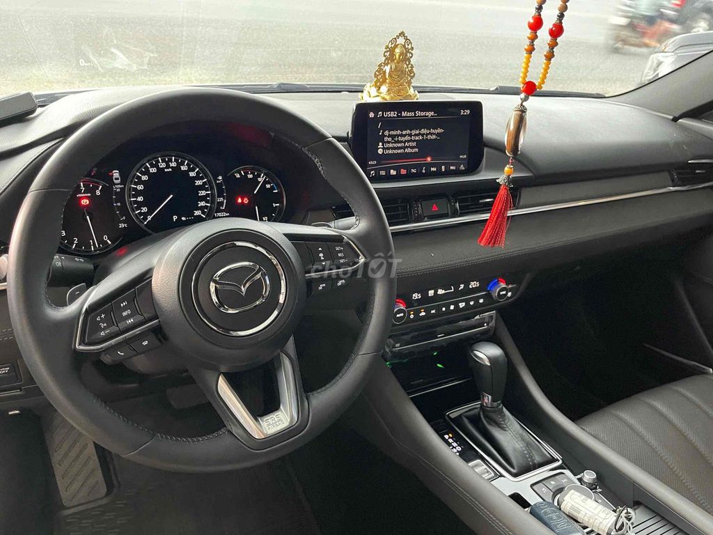 Mazda 6 2022 Signature Premium 2.5 AT - 17000 km. Mua bán Ô tô tại Huyện Đức Trọng Lâm Đồng được đăng bởi SALON ÔTÔ HOÀ THẮNG  hình 15