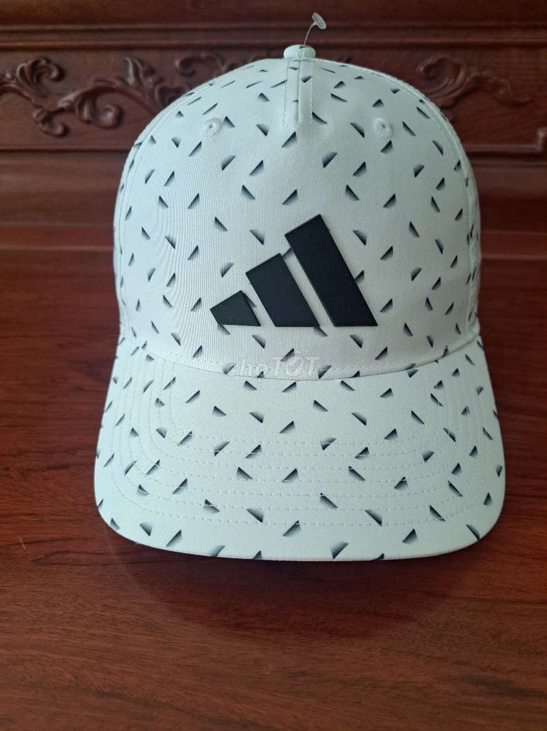 Mũ lưỡi trai Adidas Trắng Năng động. Mua bán Phụ kiện thời trang khác tại Huyện An Dương Hải Phòng được đăng bởi Tiến hình 1