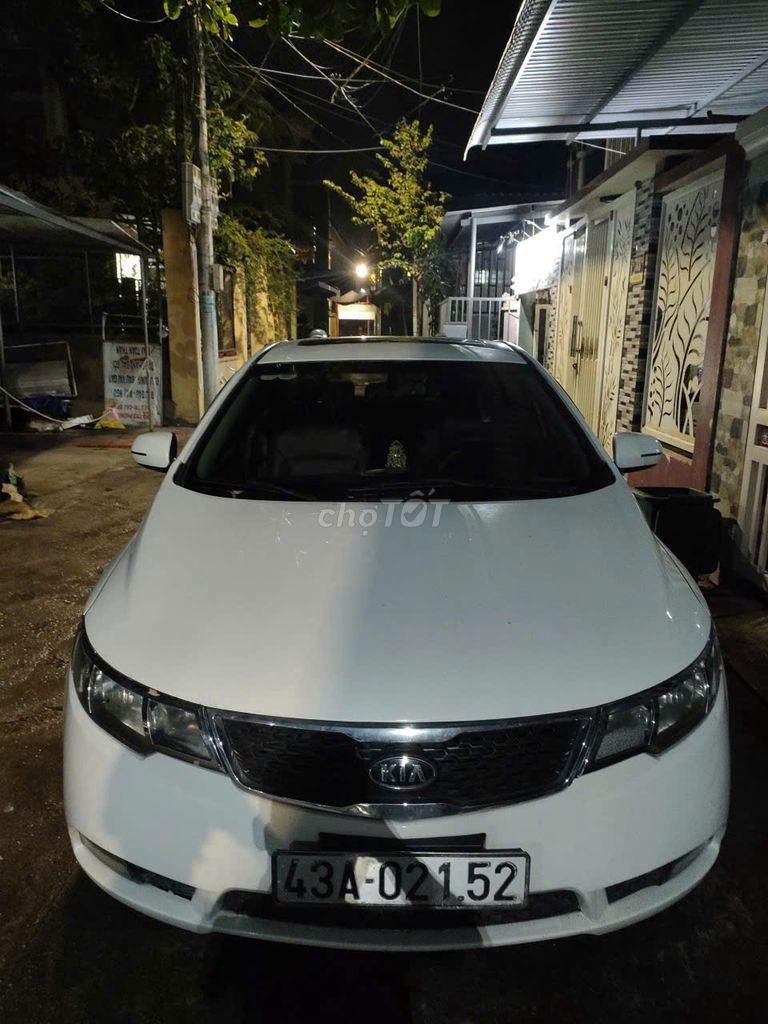 KIA FORTE 2011 белый механика 138 500 км