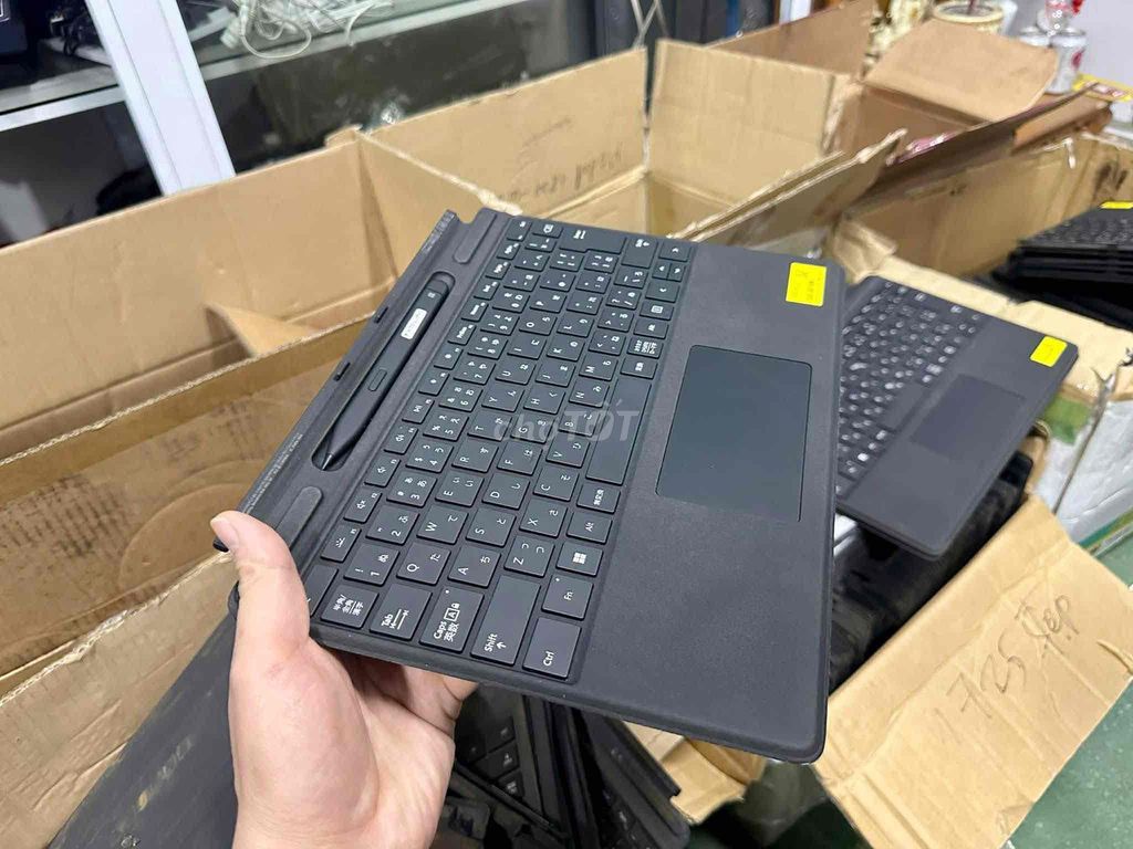 Bàn Phím Rời Surface Zin Chính Hãng Có Bút. Mua bán Phụ kiện (Màn hình, Chuột...) tại Thành phố Hải Dương Hải Dương được đăng bởi venus hình 1
