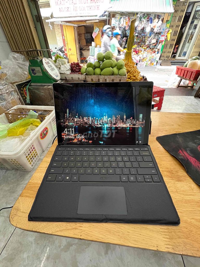 Microsoft Surface Pro 5 i7 16GB/512GB Bạc. Mua bán Máy tính bảng tại Quận 4 Tp Hồ Chí Minh được đăng bởi Robert hình 1