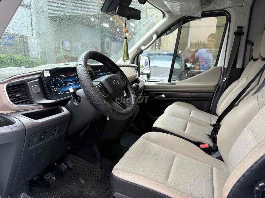 Ford Transit 2024 Premium 16 - 31000 km. Mua bán Ô tô tại Quận Tân Bình Tp Hồ Chí Minh được đăng bởi Trần Hoàng Long hình 6