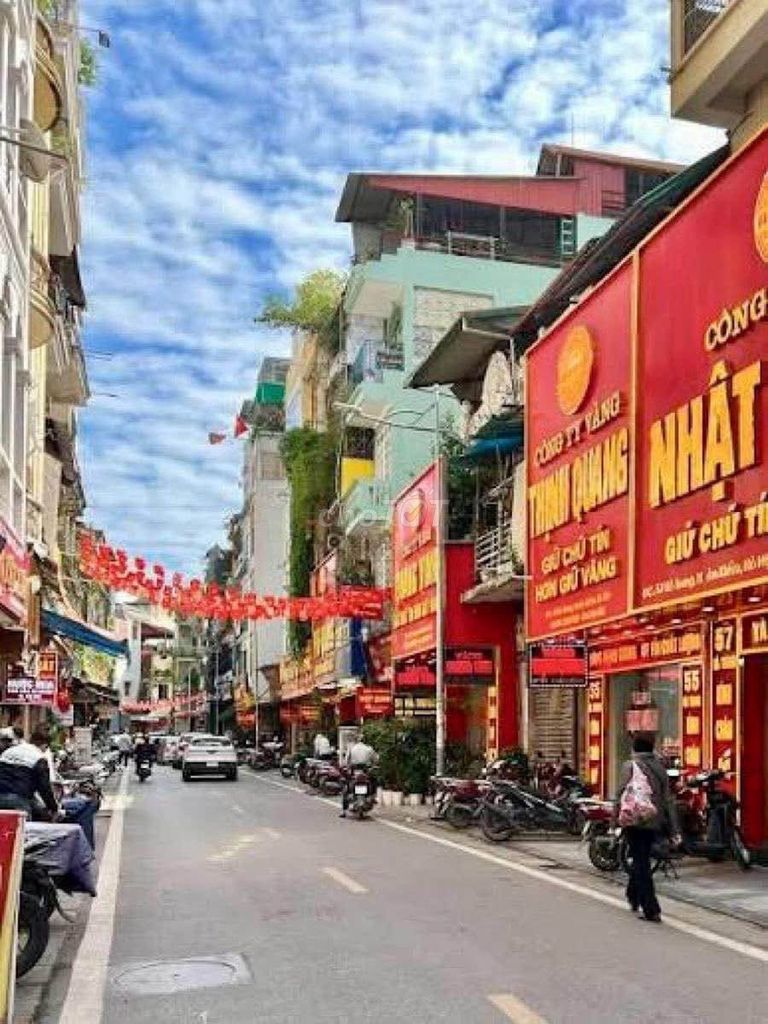 Bán nhà mặt phố VIP 9 tầng kinh doanh Hoàn Kiếm