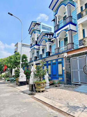 Cần ra gấp nền 105m2 vị trí đẹp nhất trong KDC Tên Lửa 2, giá cực tốt. Mua bán đất tại Huyện Đức Hòa Long An được đăng bởi Ngọc Phượng