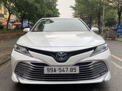 Toyota Camry 2.5Q 2020 nhập Thái Lan