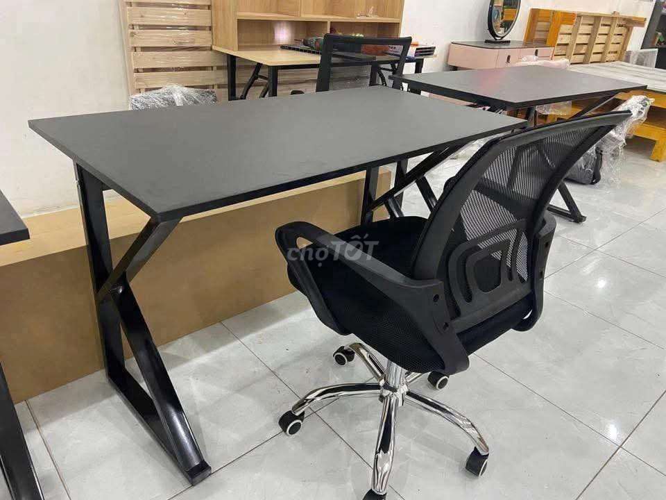 Bàn làm việc gỗ kim loại Đen. Mua bán Bàn ghế tại Huyện Nhơn Trạch Đồng Nai được đăng bởi Cô châu hình 1
