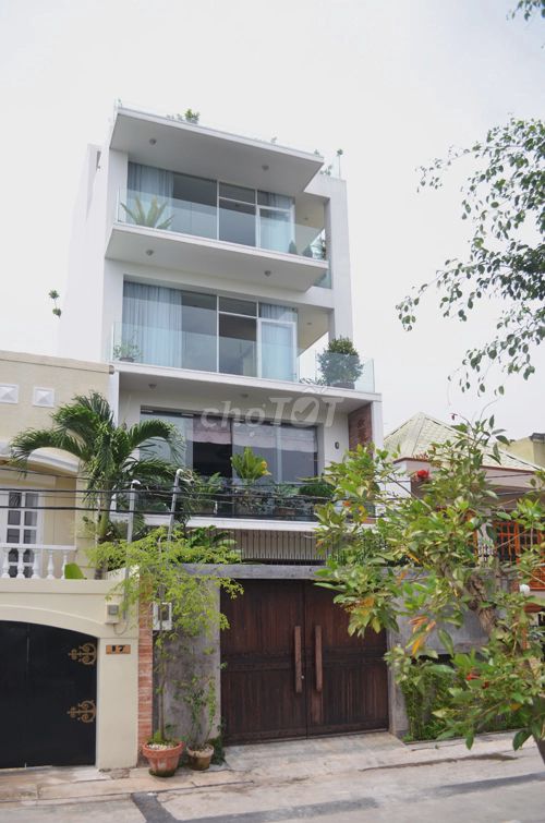 Nhà mới NC Phạm Ngọc Thạch, gần ngã 4 Điện Biên Phủ, Q3 . Gía : 39tr