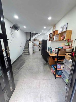 Bán nhà 3 Tầng Lạc Long Quân, Hẻm 4m, cách MT 10m, 2PN2WC, nhỉnh 4 tỷ