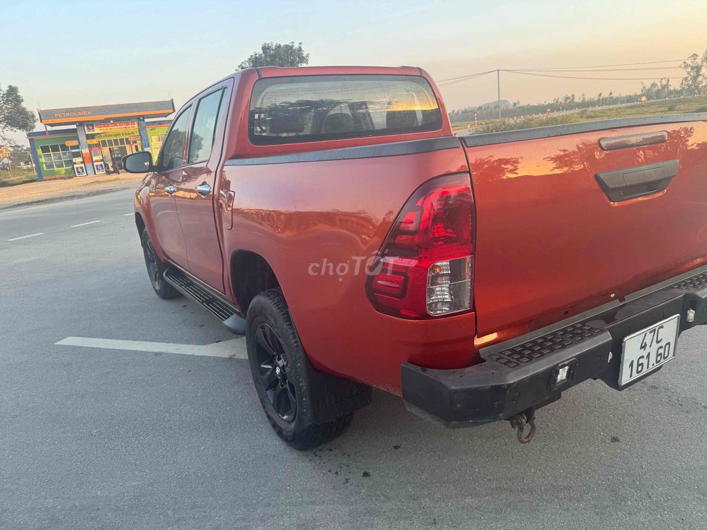 Toyota Hilux 20172.4E 4×2 mt - 100000 km. Mua bán Ô tô tại Huyện Nam Đàn Nghệ An được đăng bởi Ước Mơ Oto hình 10