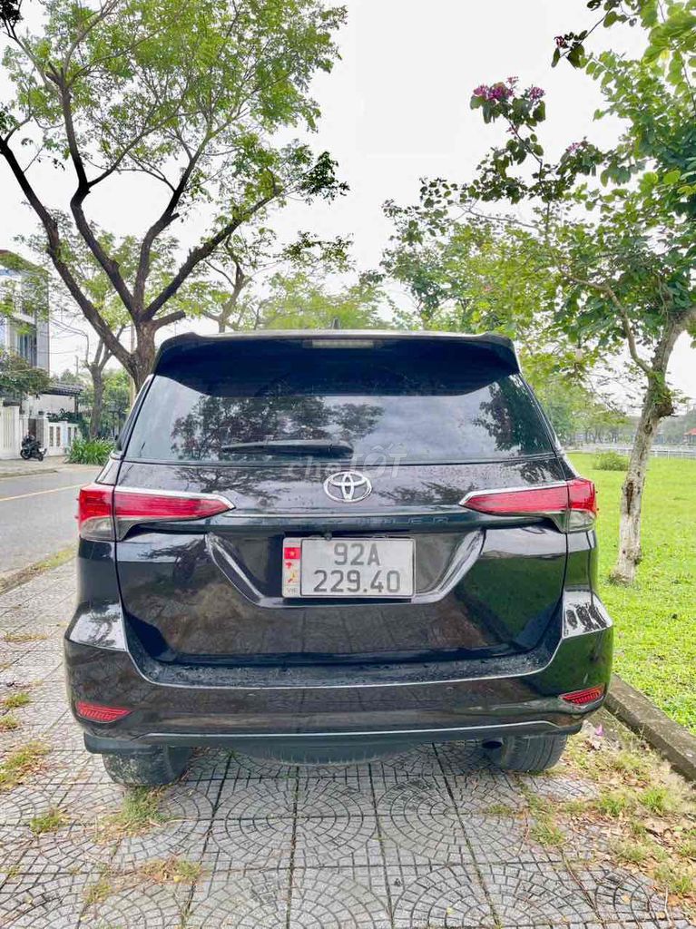 Toyota Fortuner Đen Số sàn 7 chỗ. Mua bán Ô tô tại Quận Ngũ Hành Sơn Đà Nẵng được đăng bởi Đặng Minh Tuấn hình 11