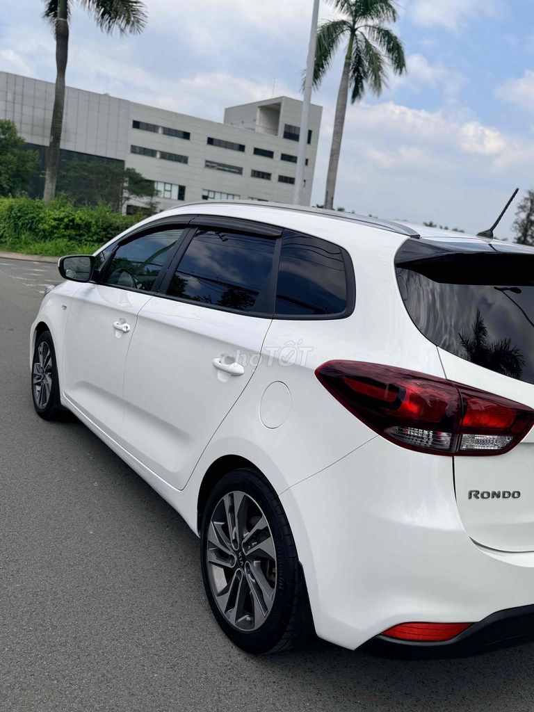 Kia Rondo 2017 2.0 MT xe gd 1 chủ cực zin đẹp rẻ. Mua bán Ô tô tại Thành phố Thuận An Bình Dương được đăng bởi Kim Nam Auto Tom  hình 10