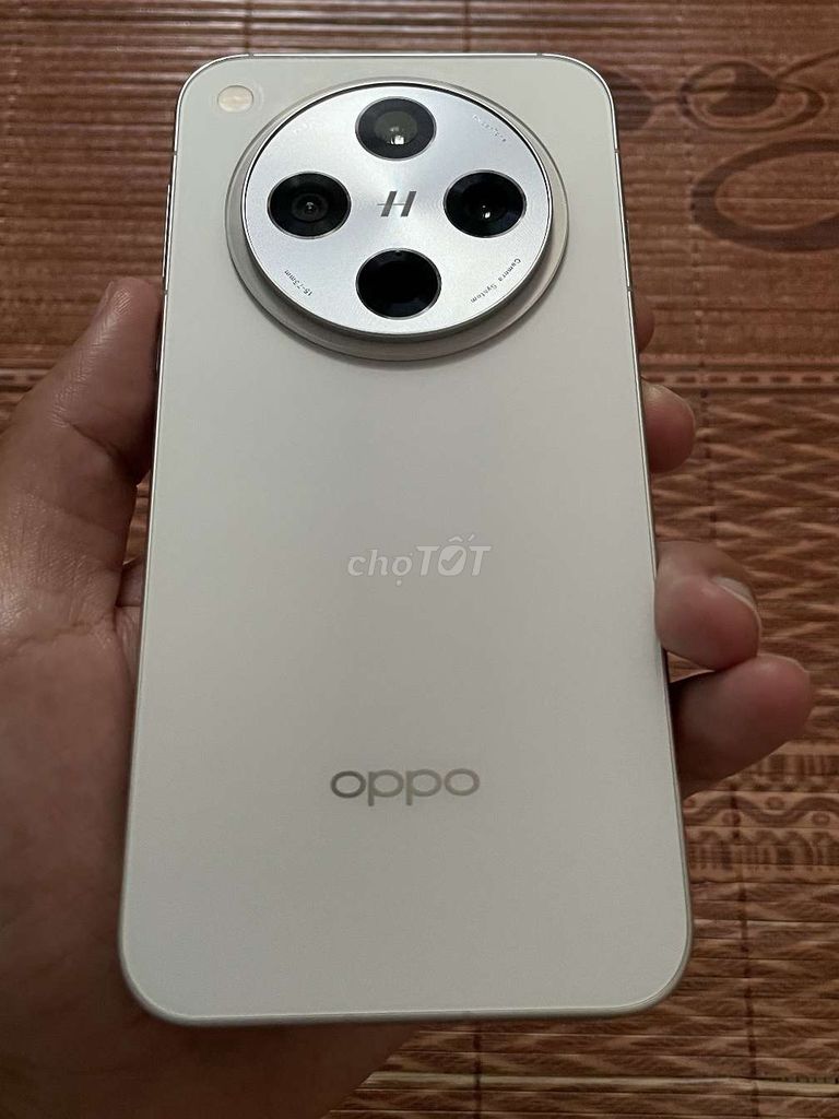 Oppo Find X8 Bạc 12GB/256GB 93%. Mua bán Điện thoại tại Quận Hà Đông Hà Nội được đăng bởi Vũ hình 1
