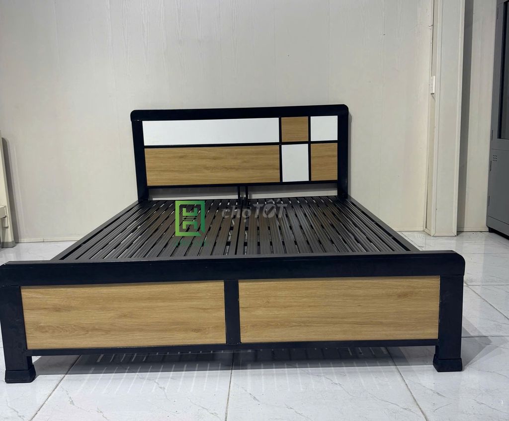 GIƯỜNG SẮT HỘP 4X8 MẪU MỚI GIÁ RẺ=GIƯỜNG HỘP . Mua bán Giường, chăn ga gối nệm tại Thành phố Thủ Dầu Một Bình Dương được đăng bởi Nội Thất Quang Hùng TD hình 1