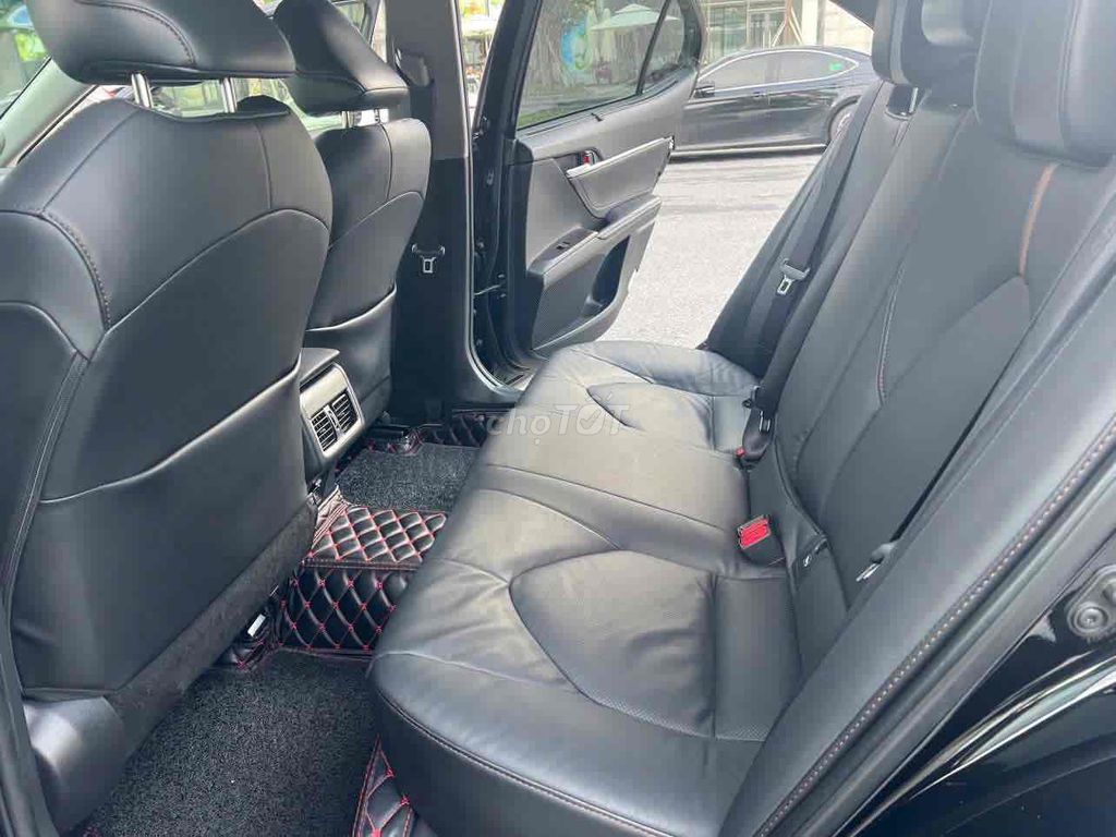 Toyota Camry 2.5Q sx 2022 màu đen siêu nét. Mua bán Ô tô tại Quận Cầu Giấy Hà Nội được đăng bởi Cao Quý hình 20