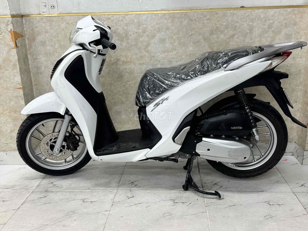 SH 150 khoá ga đời 2016 trắng đen 43E1-597.63. Mua bán Xe máy tại Quận Sơn Trà Đà Nẵng được đăng bởi Minh Dũng bán trả góp 136 vân đồn  hình 6