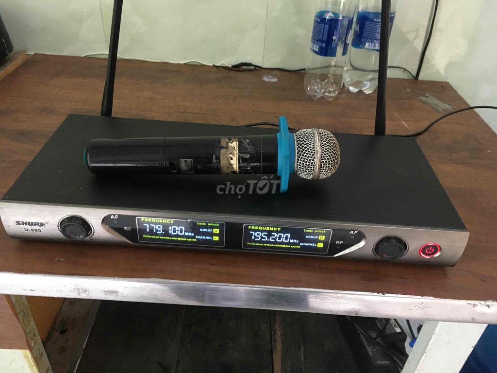 Micro không dây Shure U990 Đen, Bạc. Mua bán Tivi, Âm thanh tại Huyện Bình Chánh Tp Hồ Chí Minh được đăng bởi Quốc hình 1