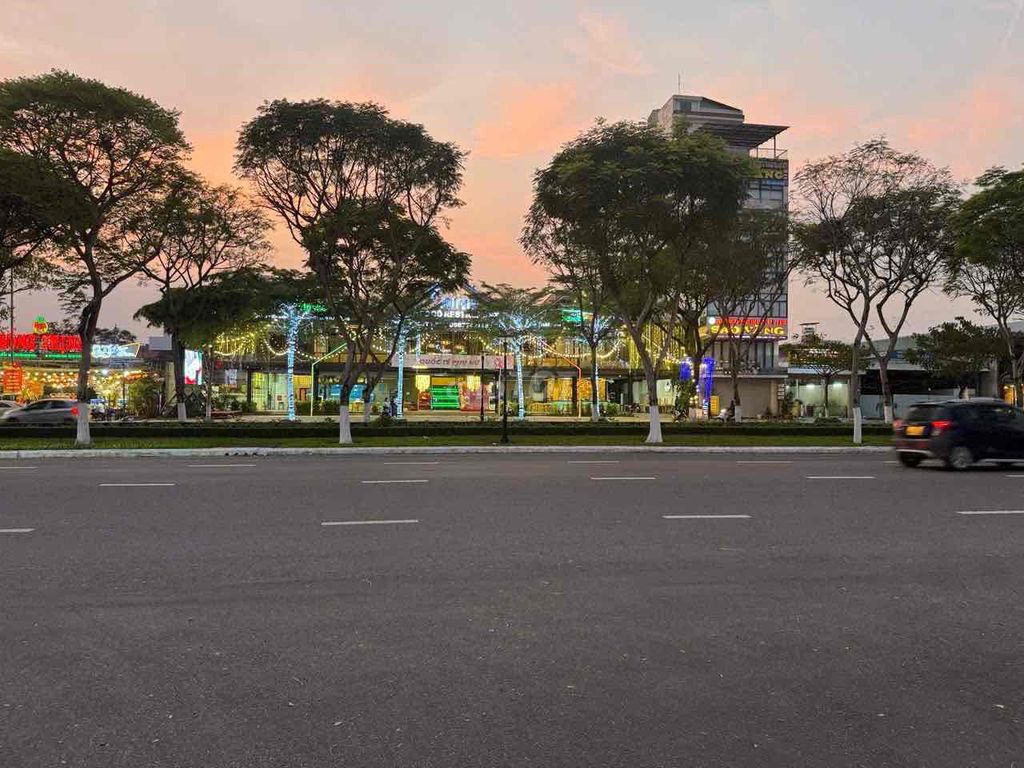 Chính chủ bán căn góc shophouse Nguyễn Sinh Sắc