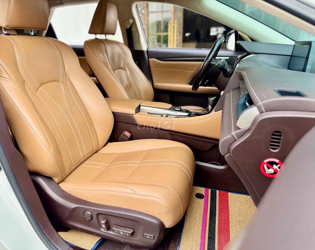 Lexus RX350 2018 Trắng 75.000 km. Mua bán Ô tô tại Quận Long Biên Hà Nội được đăng bởi Trang Gala hình 9