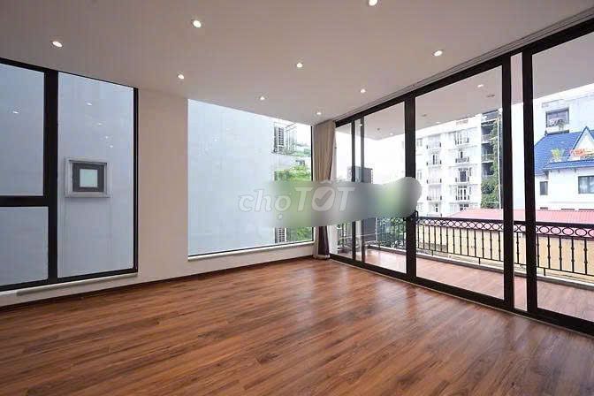 Cho thuê nhà mặt phố Tây Hồ, KD đa dạng, 120m2 thông sàn, dễ nhận diện