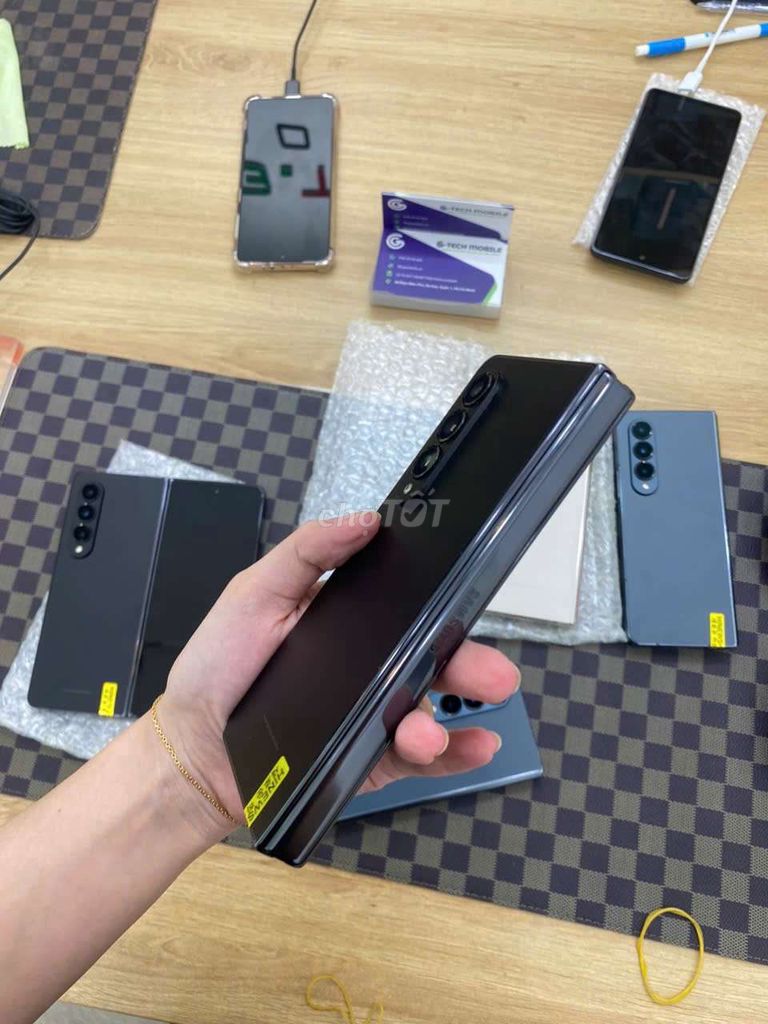 sale sập sàn Samsung ZFold 4 5G.đẹp 2sim. Mua bán Điện thoại tại Quận 3 Tp Hồ Chí Minh được đăng bởi Minh phương hình 1