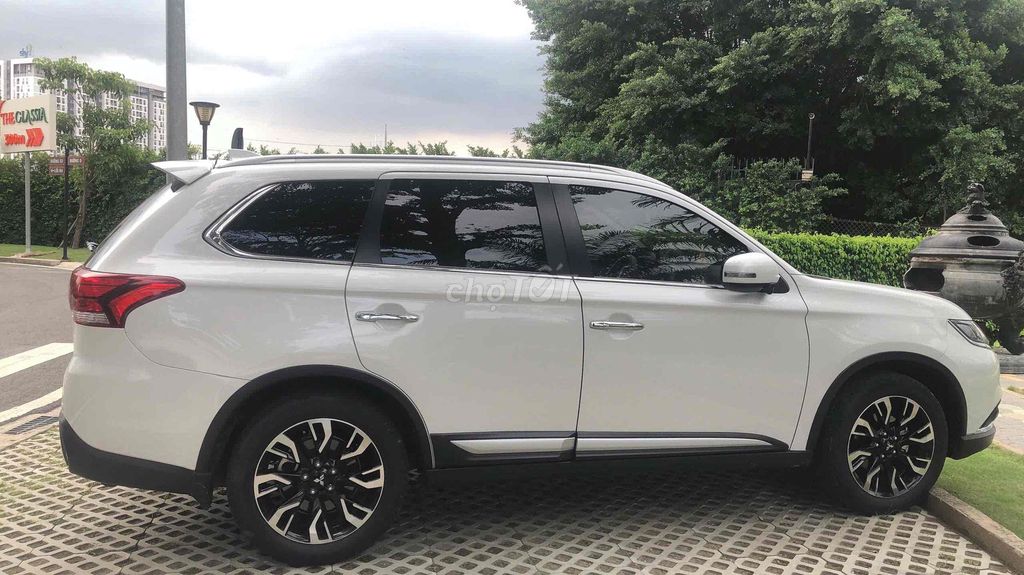 Mitsubishi Outlander Premium 2020 - 150000 km. Mua bán Ô tô tại Thành phố Vũng Tàu Bà Rịa - Vũng Tàu được đăng bởi Fan xi păng hình 2