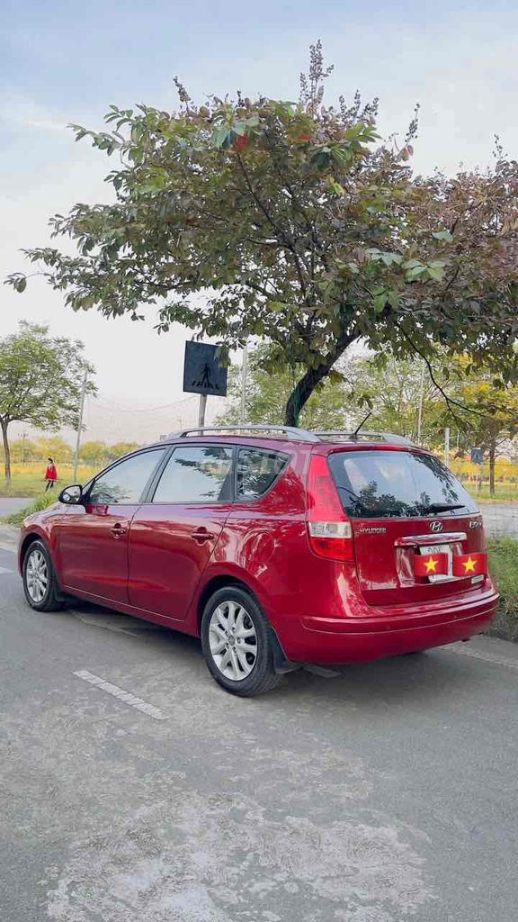 Hyundai i30 CW 2011 Đỏ. Mua bán Ô tô tại Huyện Sóc Sơn Hà Nội được đăng bởi Minh Khang hình 4