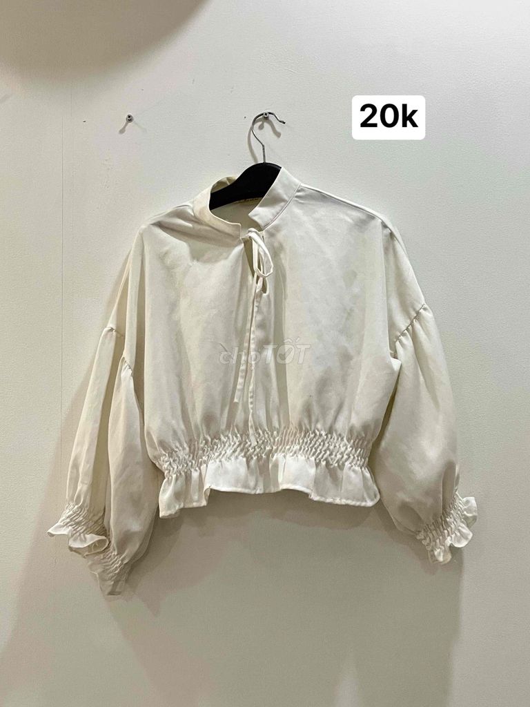 Áo sơ mi nữ vải size S. Mua bán Quần áo tại Quận Gò Vấp Tp Hồ Chí Minh được đăng bởi Huynh Phan Tien Dat hình 1