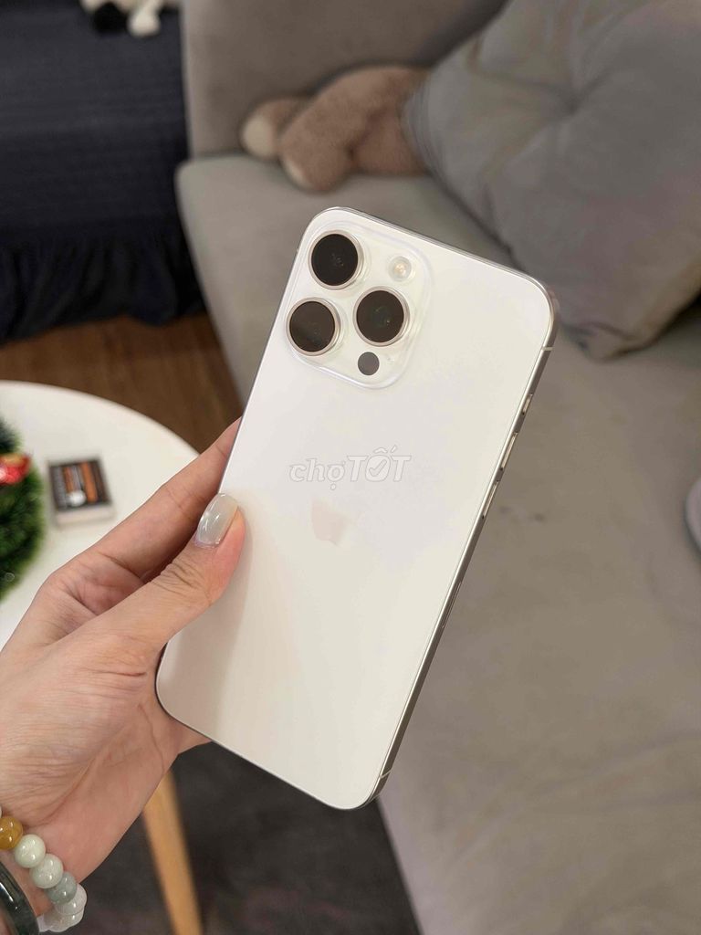 Apple iPhone 15 Pro Max 256GB Trắng 99% Like New. Mua bán Điện thoại tại Quận 8 Tp Hồ Chí Minh được đăng bởi CA REM BÁN TÁO hình 1