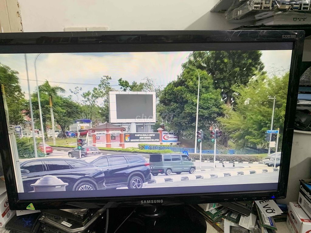 Màn 22 Samsung full hd 1080p kèm dây. Mua bán Phụ kiện (Màn hình, Chuột...) tại Quận 7 Tp Hồ Chí Minh được đăng bởi A Thông hình 1